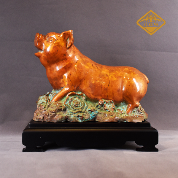 十二属春福金猪